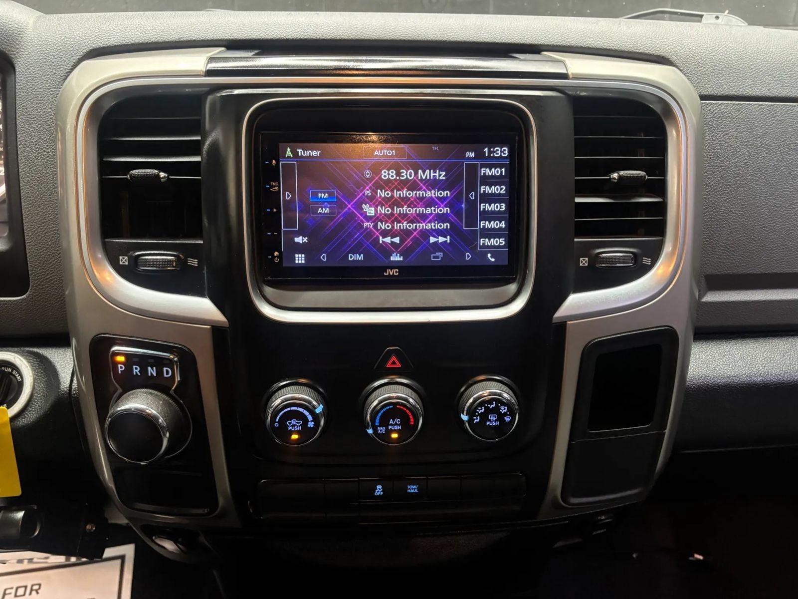 Used 2017 RAM 1500 Classic SLT RWD image 9
