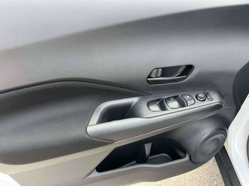 Used 2023 Nissan Kicks S FWD image 13