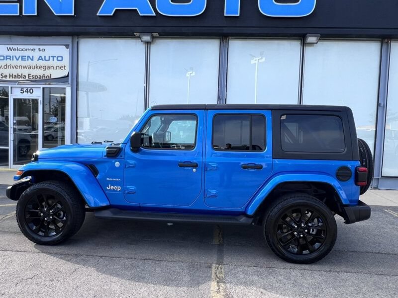 Used 2023 Jeep Wrangler Unlimited Sahara w/ Cold Weather Group AWD/4WD image 40