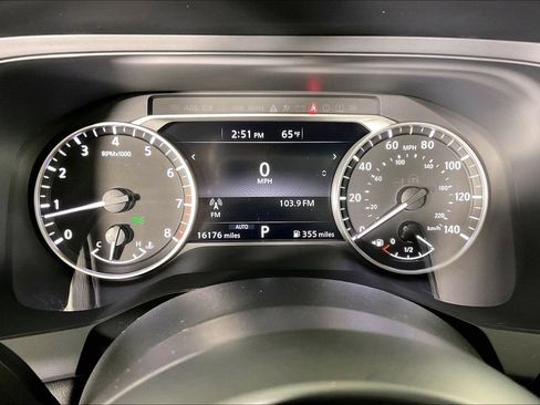 Used 2024 Nissan Pathfinder S image 29