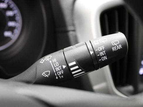 Used 2024 GMC Terrain SLE image 37