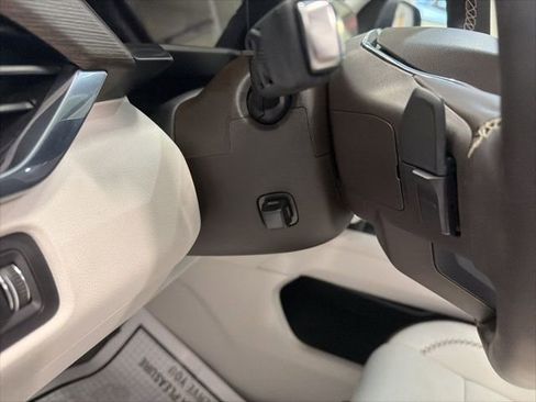 Used 2025 GMC Acadia Denali w/ Super Cruise Package image 27