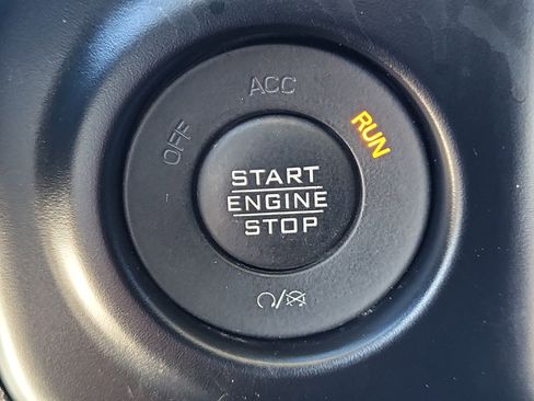 Used 2023 Jeep Gladiator Sport image 17