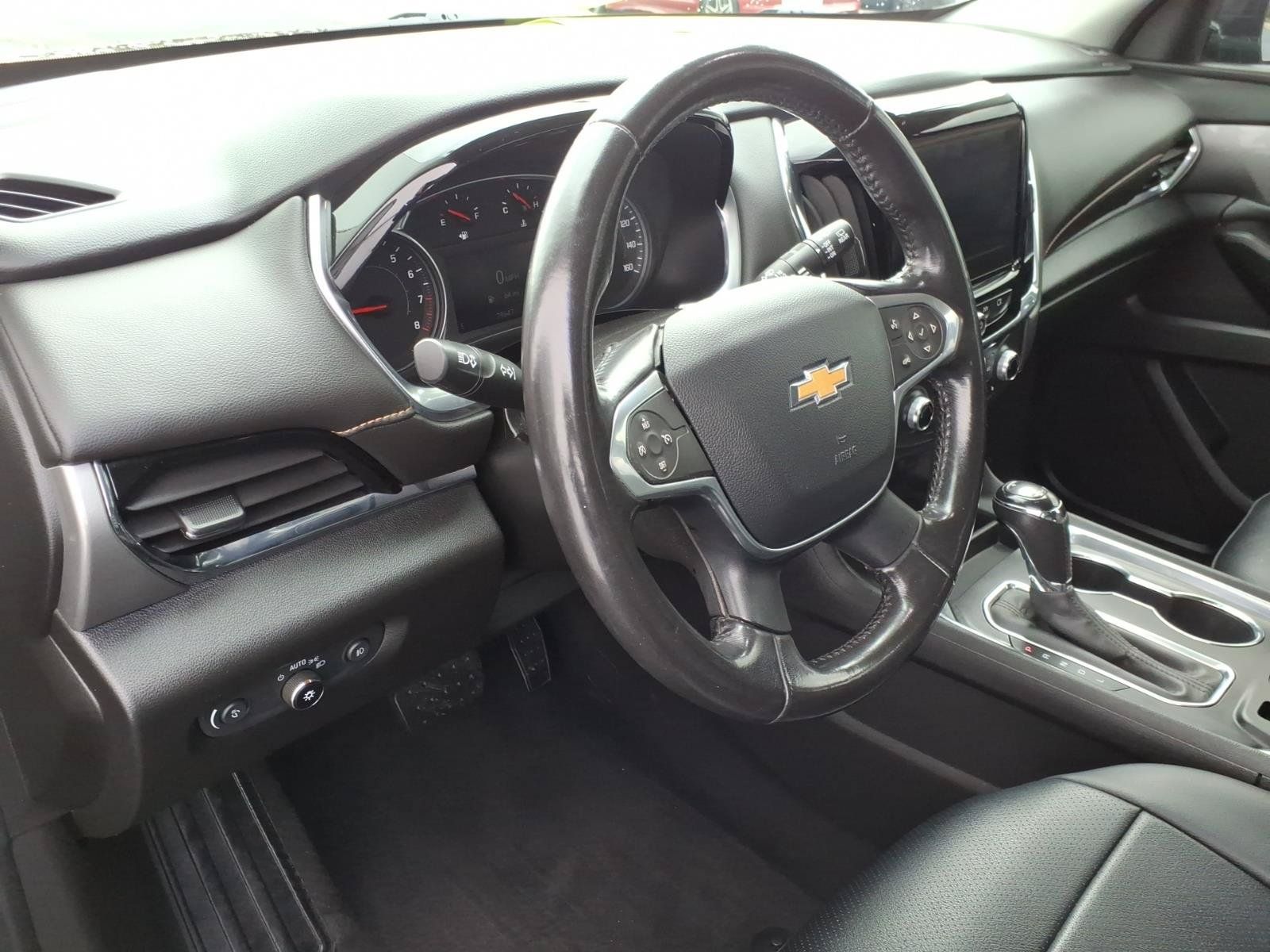 Used 2020 Chevrolet Traverse LT FWD image 17