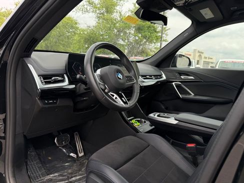 Used 2025 BMW X1 xDrive28i AWD/4WD image 9