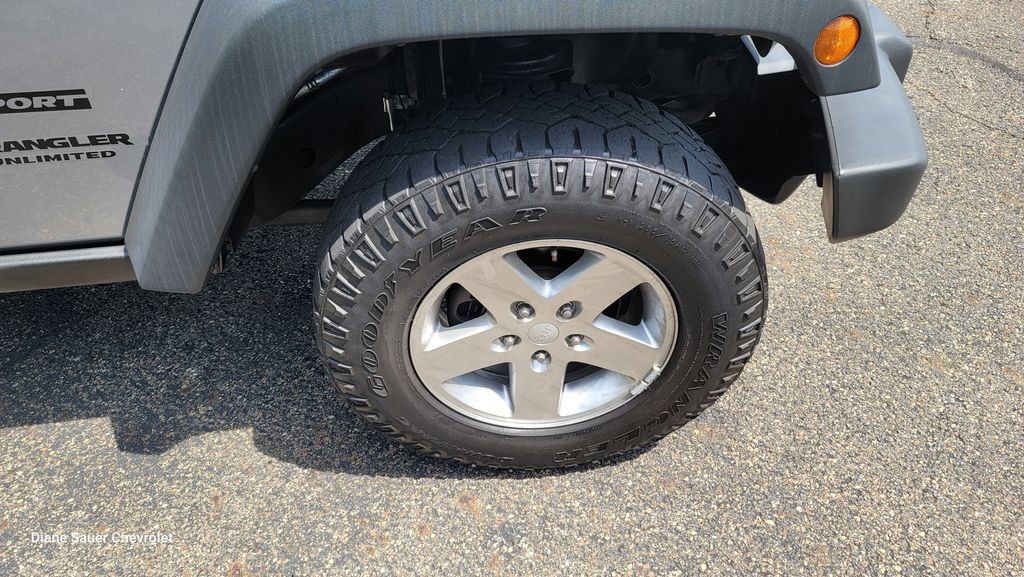 Used 2016 Jeep Wrangler Unlimited Sport w/ Quick Order Package 24S AWD/4WD image 15