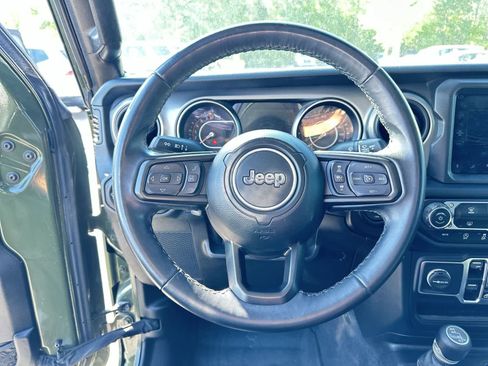 Used 2021 Jeep Gladiator Sport image 18