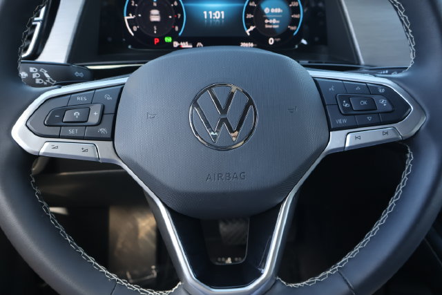 Certified 2024 Volkswagen Atlas Cross Sport SE FWD image 21