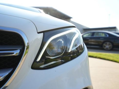 Certified 2019 Mercedes-Benz E 300 4MATIC image 12