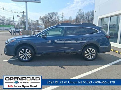 Used 2025 Subaru Outback Premium AWD/4WD image 4