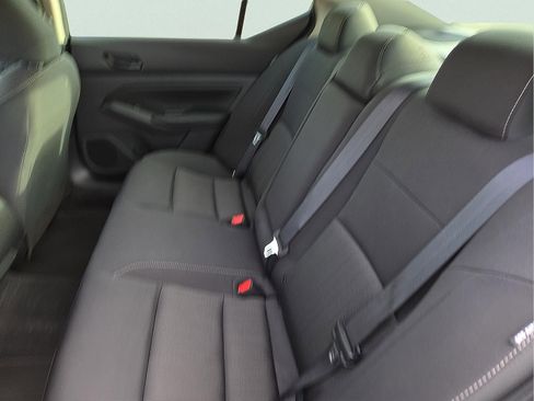 Used 2024 Nissan Altima 2.5 S image 9