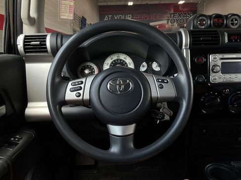 Used 2013 Toyota FJ Cruiser 4WD image 27