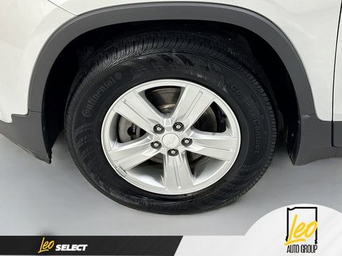 Used 2020 Chevrolet Trax LS w/ Tint and Cruise Package FWD image 31