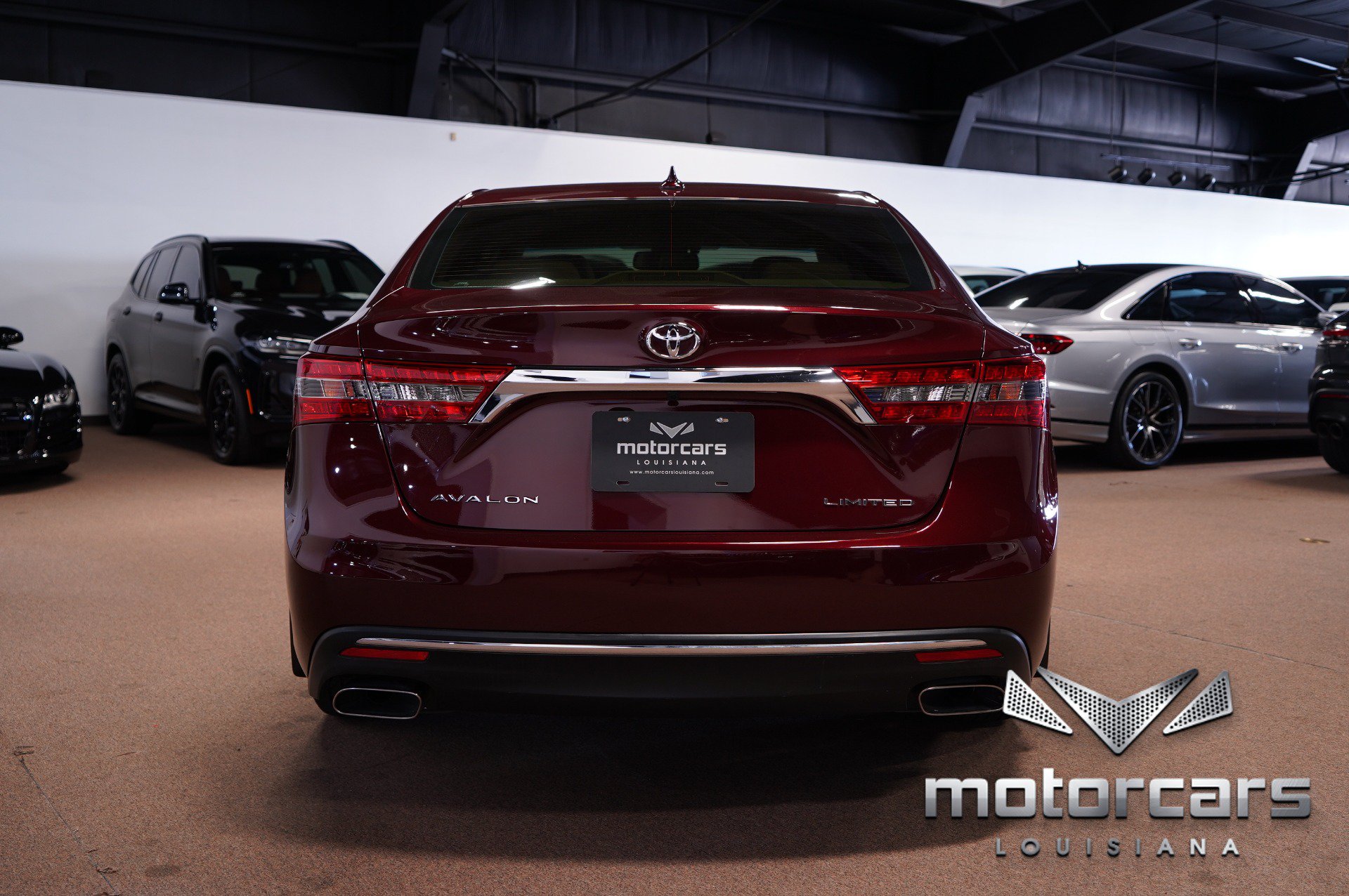 Used 2016 Toyota Avalon Limited w/ Toyota Safety Sense Package FWD image 6