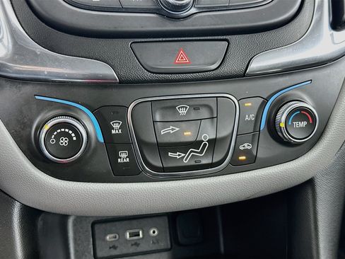 Used 2021 Chevrolet Equinox LT AWD/4WD image 22