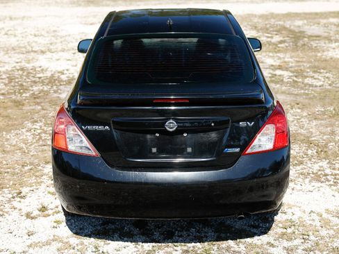 Used 2014 Nissan Versa SV image 9