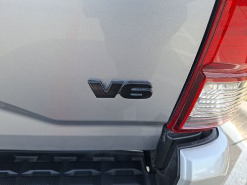 Used 2022 Toyota Tacoma SR image 12