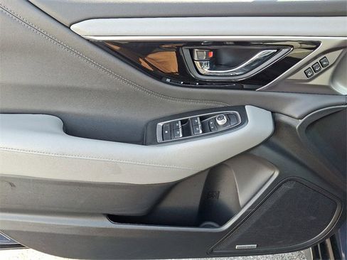 Used 2025 Subaru Outback Limited image 13