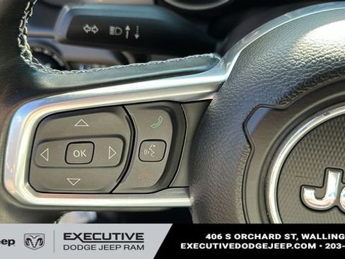 Used 2022 Jeep Wrangler Unlimited Sahara w/ Cold Weather Group image 11