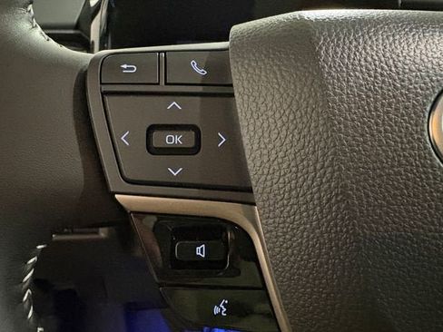 Used 2026 Toyota Camry SE FWD image 10