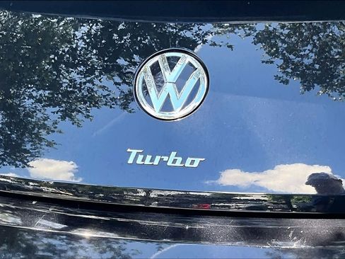 Used 2013 Volkswagen Beetle 2.0T FWD image 29