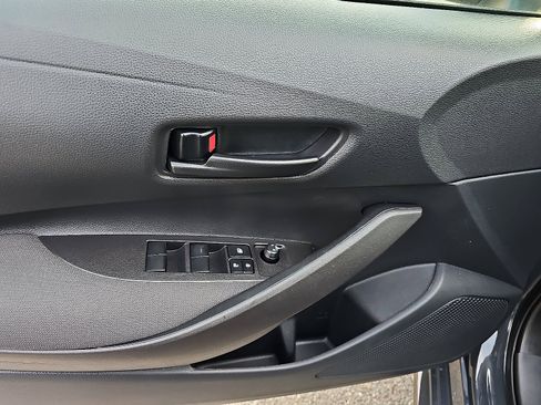 Used 2025 Toyota Corolla LE image 13