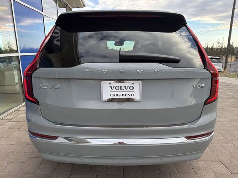 New 2026 Volvo XC90 T8 Plus w/ Protection Package Premier AWD/4WD image 6