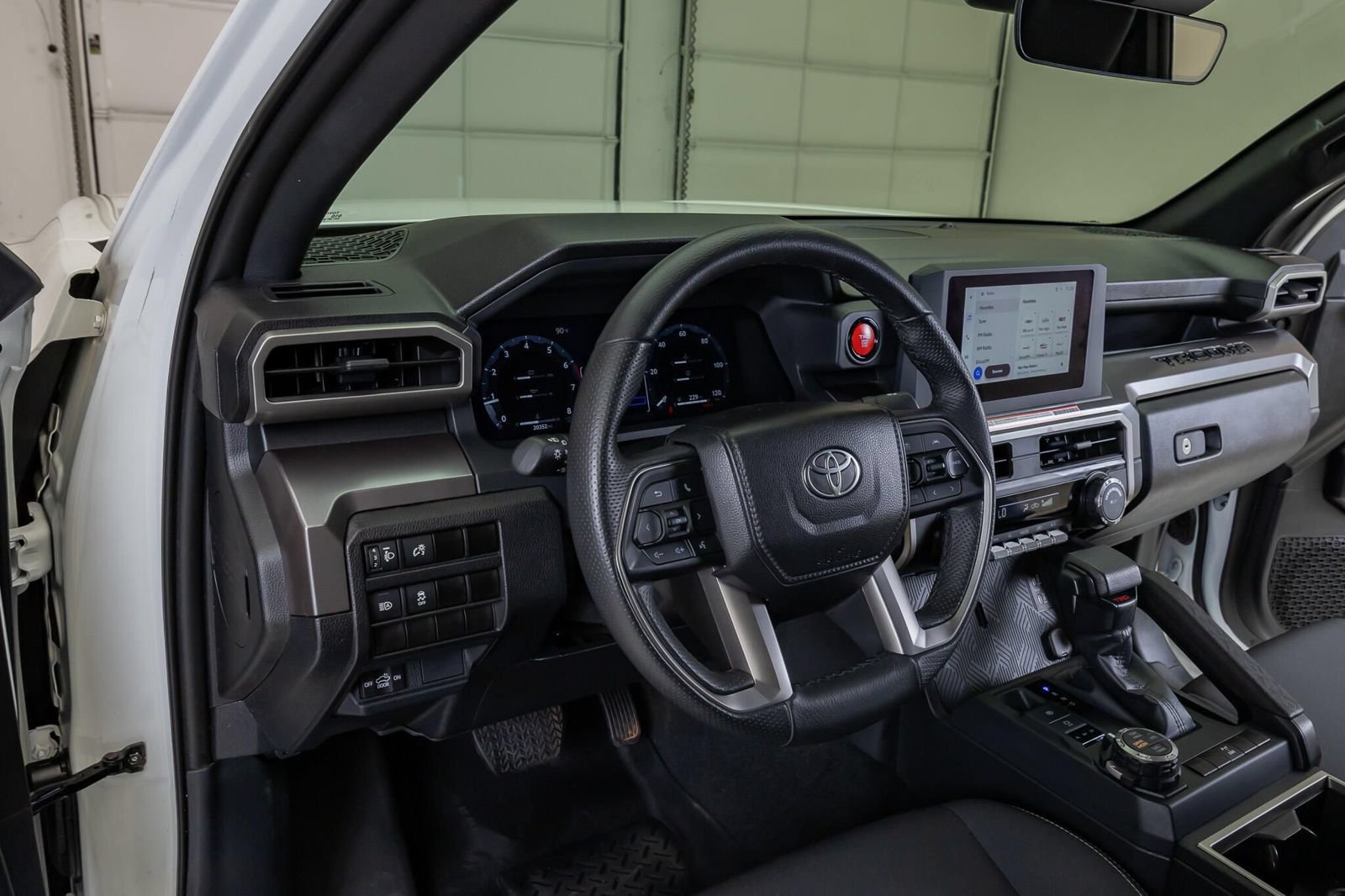Used 2025 Toyota Tacoma TRD Off-Road AWD/4WD image 15