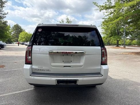 Used 2019 GMC Yukon XL Denali w/ Denali Ultimate Package AWD/4WD image 4
