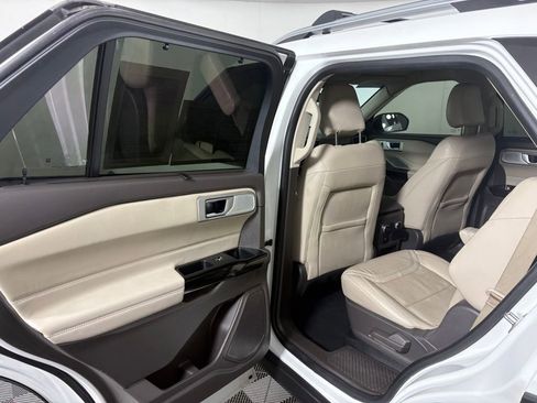 Certified 2021 Ford Explorer Platinum w/ Equipment Group 601A image 29