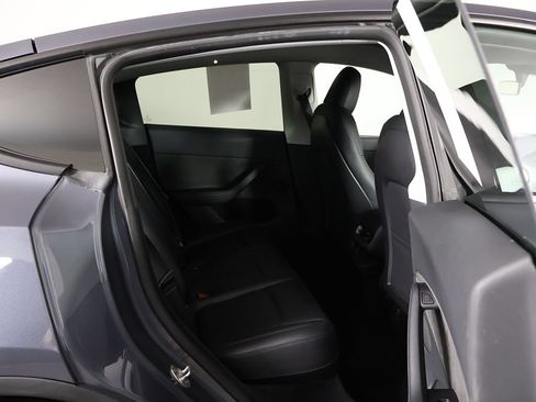 Used 2023 Tesla Model Y Long Range AWD/4WD image 32