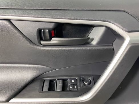Certified 2025 Toyota RAV4 LE AWD/4WD image 21