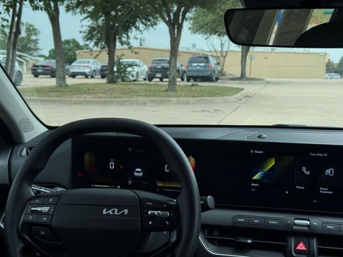 Used 2025 Kia K4 FWD image 34