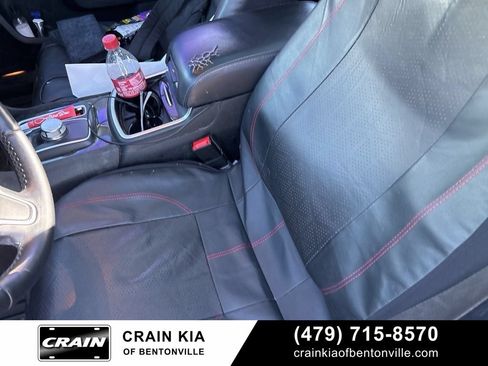Used 2017 Chrysler 300 C RWD image 17
