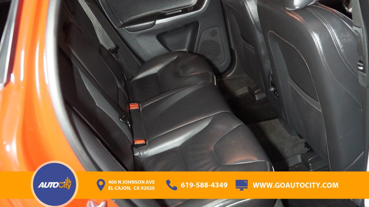 Used 2017 Volvo XC60 T6 R-Design w/ Climate Package AWD/4WD image 13