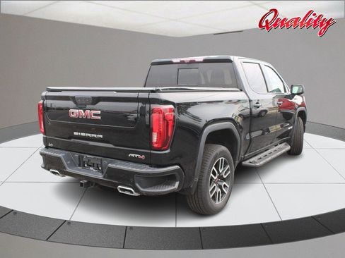 Used 2020 GMC Sierra 1500 AT4 w/ AT4 Premium Package image 3