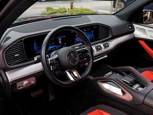 Used 2025 Mercedes-Benz GLE 53 AMG 4MATIC image 32
