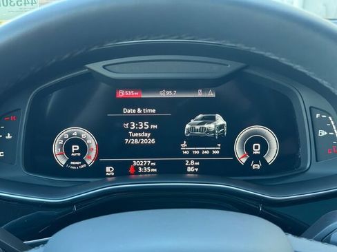 Used 2023 Audi Q8 Prestige AWD/4WD image 31