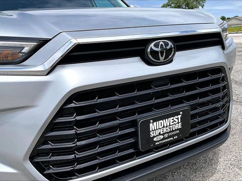 Used 2025 Toyota Grand Highlander AWD image 29