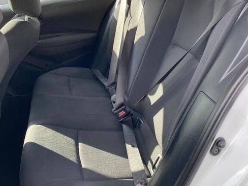 Used 2022 Toyota Corolla LE image 28