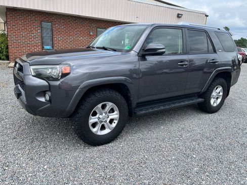 Used 2016 Toyota 4Runner SR5 Premium AWD/4WD image 2