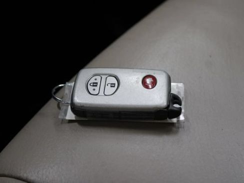 Used 2011 Toyota 4Runner Limited AWD/4WD image 14