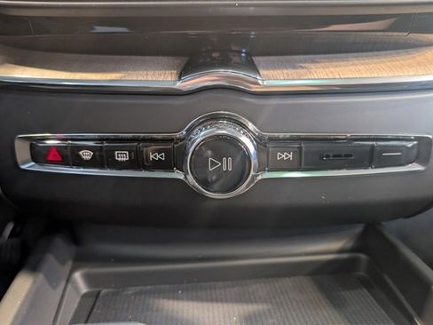 New 2026 Volvo XC60 B5 Plus w/ Protection Package Premier image 21