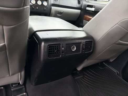 Used 2013 Toyota Tundra Limited w/ Memory Pkg AWD/4WD image 11