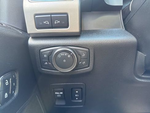 Used 2019 Ford F150 Lariat w/ Equipment Group 502A Luxury AWD/4WD image 13