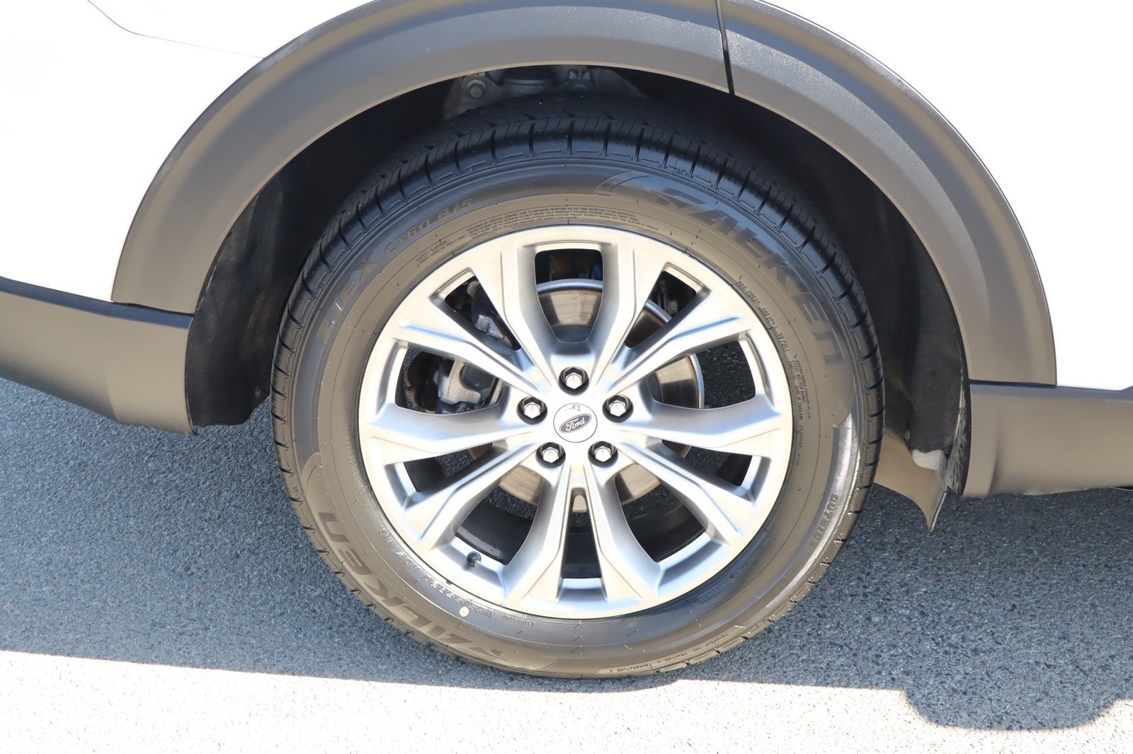 Used 2020 Ford Explorer XLT w/ Equipment Group 202A RWD image 11