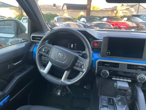 Used 2025 Toyota Tacoma TRD Off-Road image 30