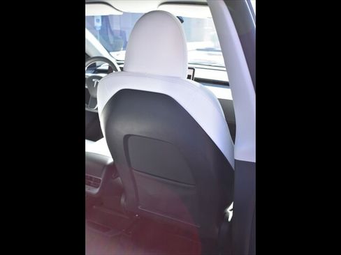 Used 2023 Tesla Model Y Performance image 30