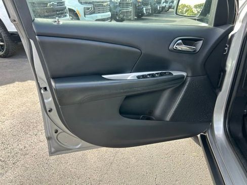 Used 2015 Dodge Journey SXT w/ Flexible Seating Group image 12