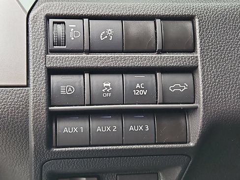 Used 2024 Toyota Tacoma TRD Off-Road w/ TRD Off Road Premium Package AWD/4WD image 25